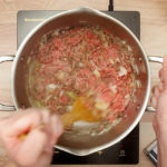 How do you make an easy homemade chili recipe