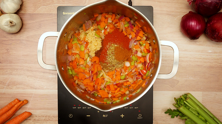 How do you make vegetarian chili from scratch