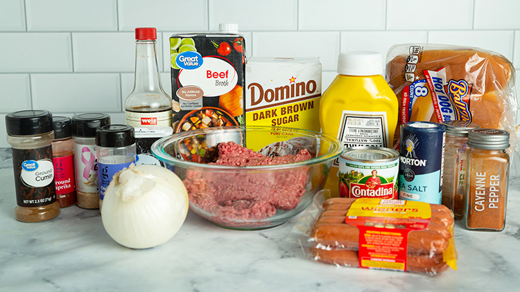 Chili dog ingredients