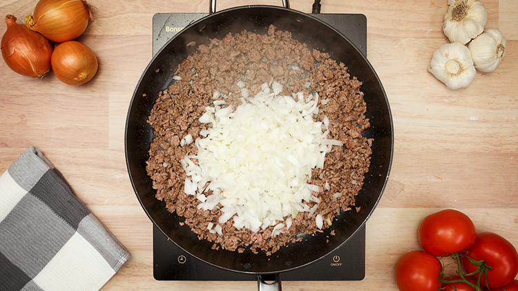 How do you make chili cheese fries from scratch