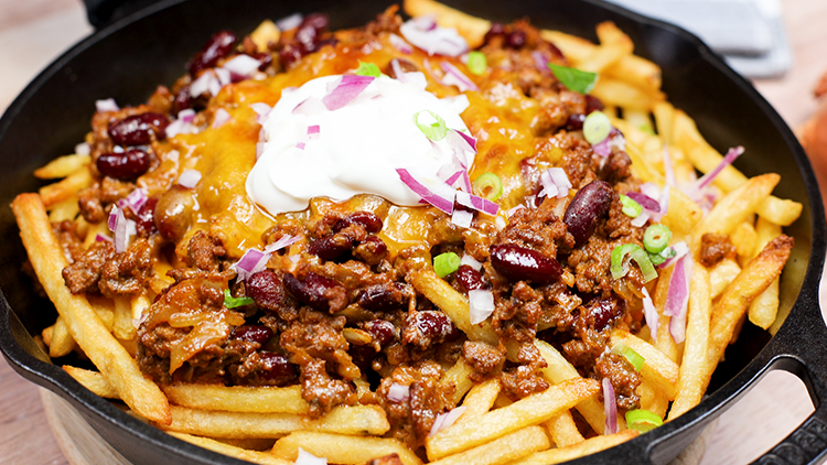 Making chili cheese fries at home