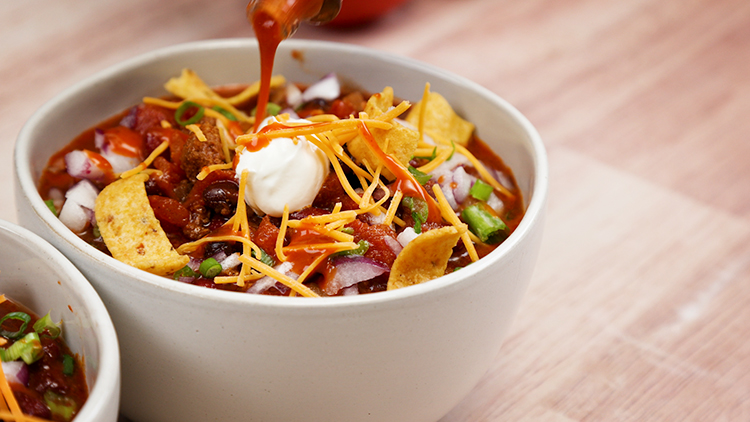 What is in traditional beef chili